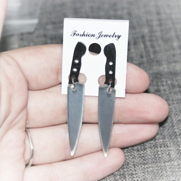 Mirrored silver Knife earrings - Picture 2 of 14
